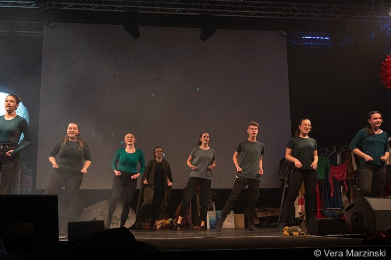 Szenenfoto aus dem Musical What a Night (2023)